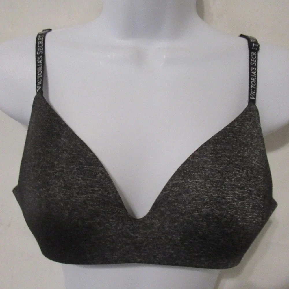 Victorias Secret Bra 34A T Shirt Wireless Lightly Lined No Wire Back Closure